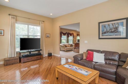 2 Sarah Ct, Jackson Twp NJ  08527-4760 exterior