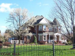 271 Meadow Lark Ln, Boalsburg, PA 16827-1804