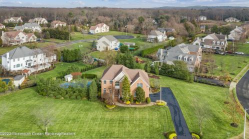 1 Vail Ln, East Freehold NJ  07728-8487 exterior