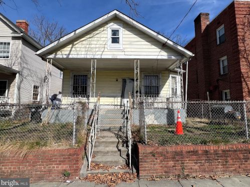 352 Raleigh St, Washington, DC 20032-1678