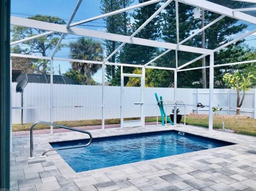261 46th Ter, Cape Coral, FL 33904-8502