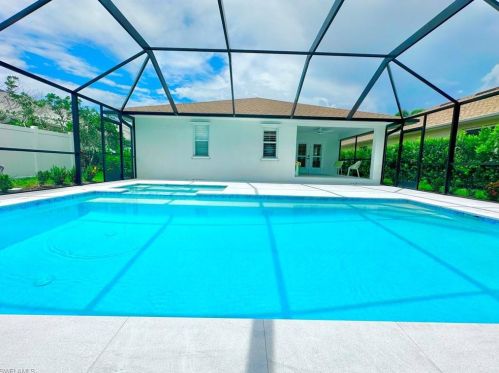 568 95th Ave, Naples FL  34108-2453 exterior