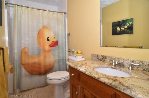 44 Boulevard Ave, Lincoln RI  02865-2108 exterior