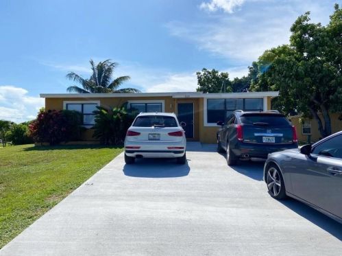 3105 Ocean Pkwy, Boynton Beach FL  33435-1652 exterior