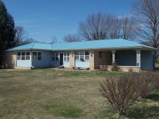 3705 Merle Travis Hwy, Beechmont, KY 42323