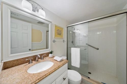 337 8th Ave, Naples FL  34102-6803 exterior