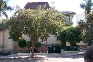 7250 Hillside Ave, Los Angeles CA  90046-2364 exterior