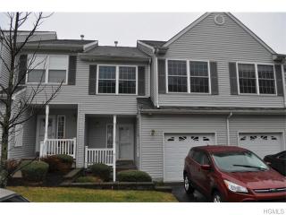 5005 John Hancock Ct, Newburgh NY  12553-5017 exterior