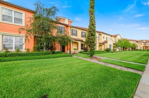1110 Charming St, Maitland FL  32751-4263 exterior
