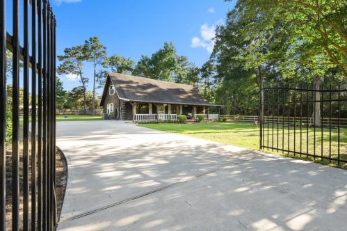 16007 Long Neck Dr, Magnolia, TX 77355-3660