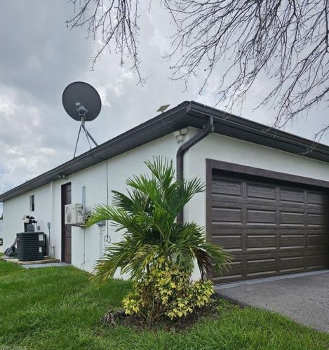 490 37th Ave, Naples, FL 34120-1363