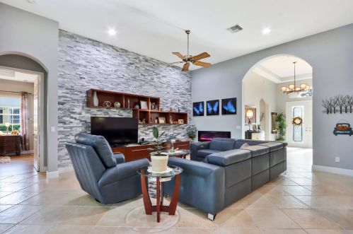 9532 Nuova Way, Port Saint Lucie FL  34986-2831 exterior