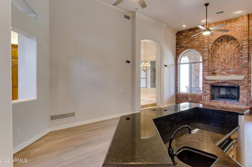 5224 Park View Ln, Glendale, AZ 85310-2916