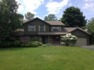 33 Brandon Cir, Rochester, NY 14612-3055