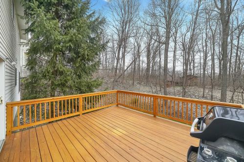 3 Geering Way, Fishkill NY  12524-1136 exterior