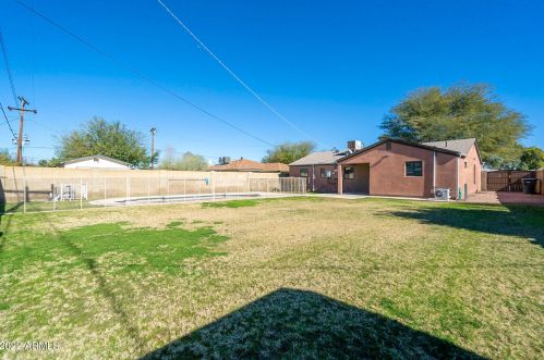 4220 16 Dr, Phoenix AZ  85015-1426 exterior
