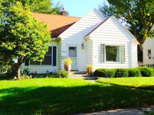 1601 Bertch Ave, Waterloo IA  50702-3617 exterior