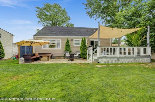 10 Calvin Ct, Old Bridge NJ  08857-2147 exterior