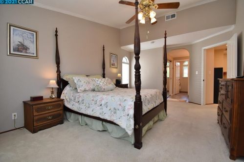 984 Springview Cir, San Ramon CA  94583-4721 exterior