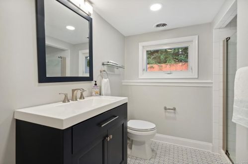 23 Brighton Pl, Stamford CT  06902-2501 exterior