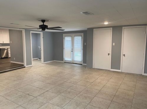 2911 Bryn Mawr Dr, Irving TX  75062-8901 exterior