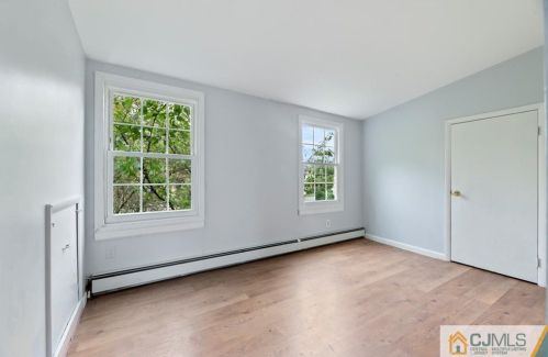 170 Main St, East Brunswick NJ  08816-4447 exterior