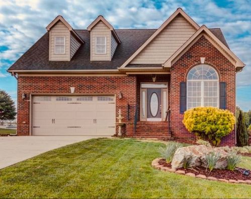 164 Fox Den Cir, Statesville, NC 28677-9761