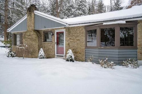 150 White Oak Dr, Pittsburgh, PA 15237-3967