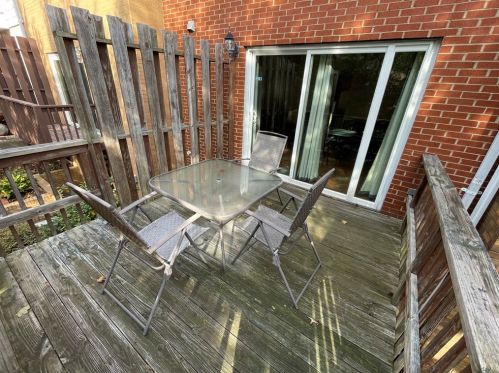 104 Woodstone Ln, New Kensington PA  15068-4642 exterior