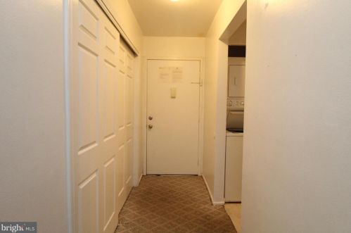 417 Sharon Garden Ct, Woodbridge, NJ 07095-4318