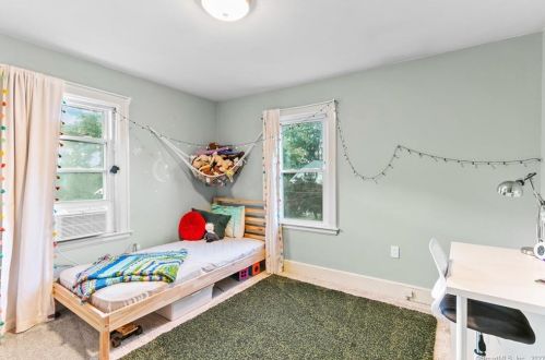 24 Clover St, Middletown CT  06457-5219 exterior