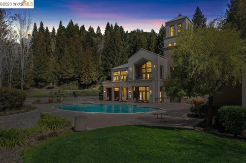 180 Caldecott Ln, Oakland CA  94618-2400 exterior