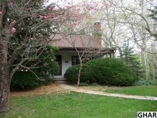 270 White Oak St, Bellegrove, PA 17003-1838