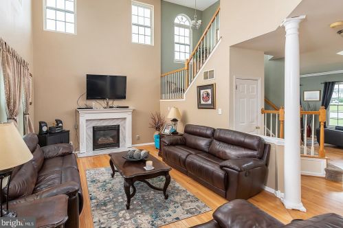 1 Helen Lois Ct, Pilesgrove NJ  08098-2639 exterior