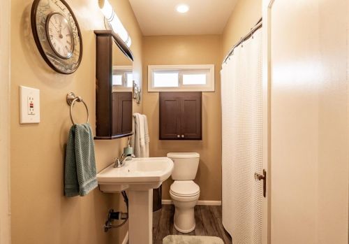 956 J St, Los Banos CA  93635-4321 exterior