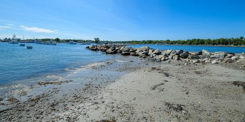 1761 Ocean Blvd, Rye NH  03870-2236 exterior