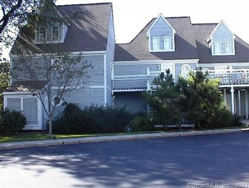 1522 Old Pond Ln, Norwich, CT 06360-7058