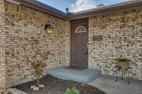 5710 Everglade Rd, Dallas TX  75227-2823 exterior