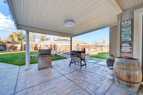 131 Feather Riv Cir, Vacaville CA 95688-8749 exterior