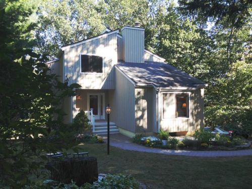 62 Basswood Rd, Farmington, CT 06032-1142