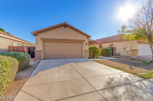 6723 Shannon St, Chandler, AZ 85226-1664