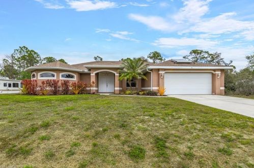704 14th St, Lehigh Acres, FL 33972-8514