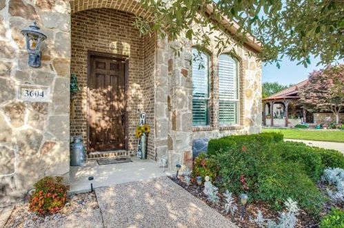 3604 Tuscan Hills Cir, Denton TX  76210-8066 exterior