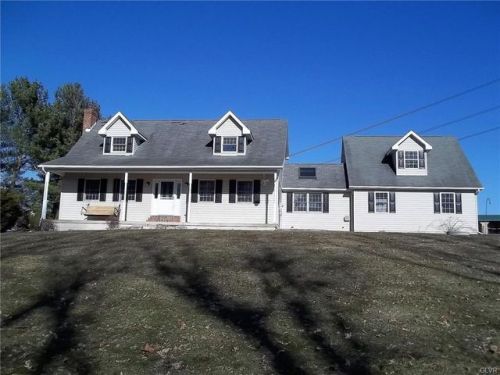5111 Sparrow Ln, Ironton, PA 18037-2540