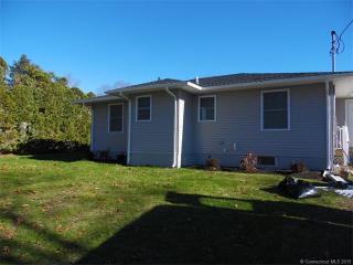 37 Woodlawn Ave, Waterford, CT 06385-2017