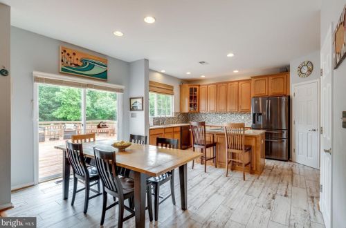 167 Alpine Dr, Leesburg VA 20175-6172 exterior