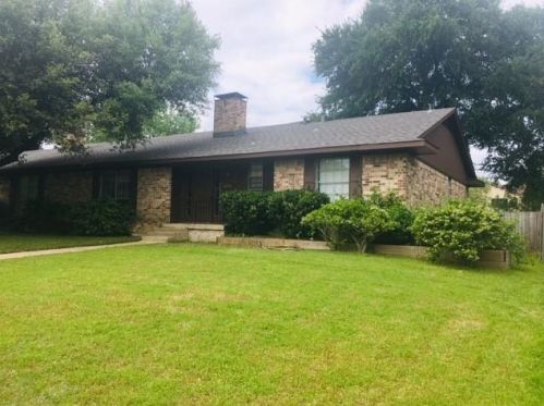 2631 Forest Grove Dr, Richardson TX  75080-1853 exterior