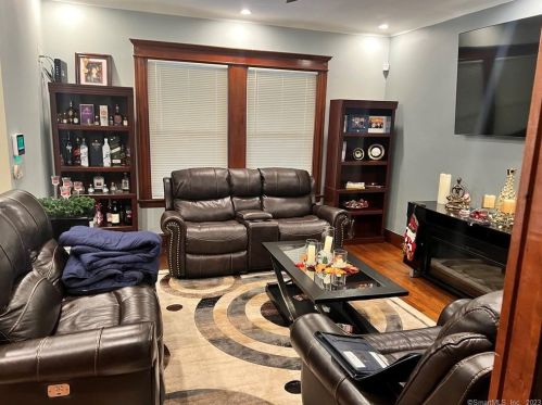 23 Roseland Ave, Waterbury CT  06710-1627 exterior