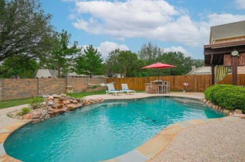 2612 Ruby Crest Ct, Lewisville TX  75022-7857 exterior