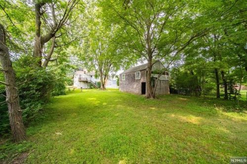 975 River Rd, N Milford NJ  07646-3112 exterior